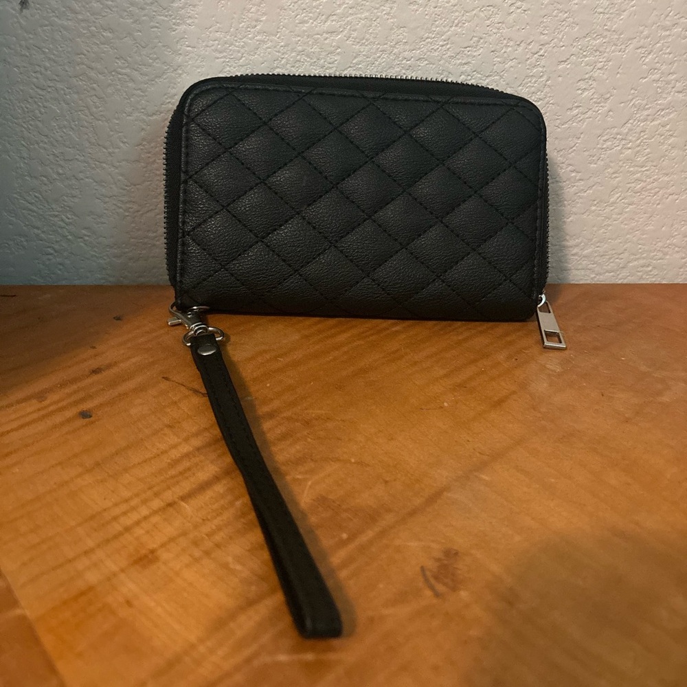 Quilted black zipper wallet